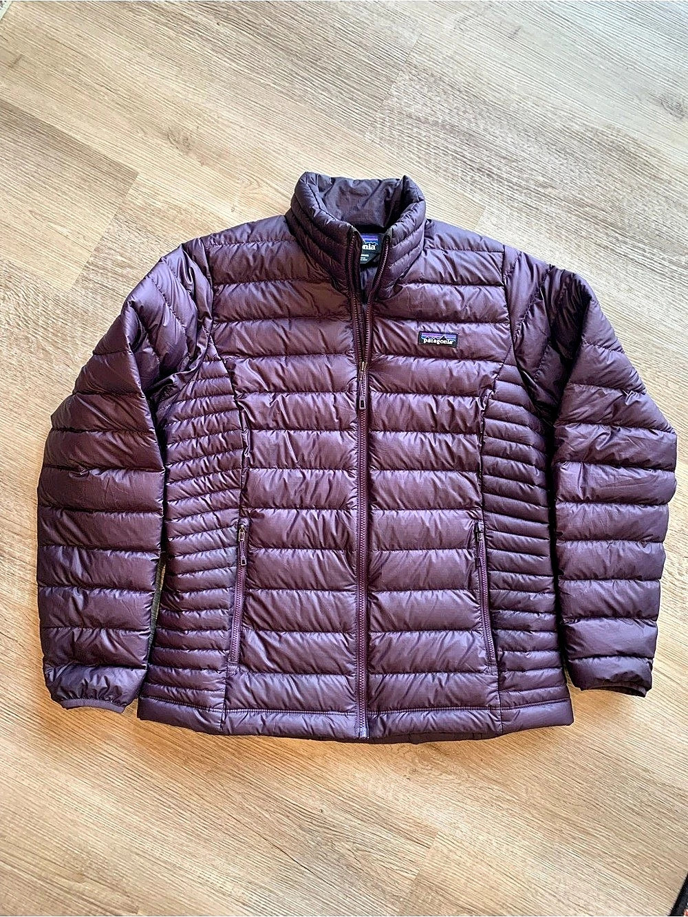 Patagonia Women's Down Sweater Purple Puffer Jacket Size Medium